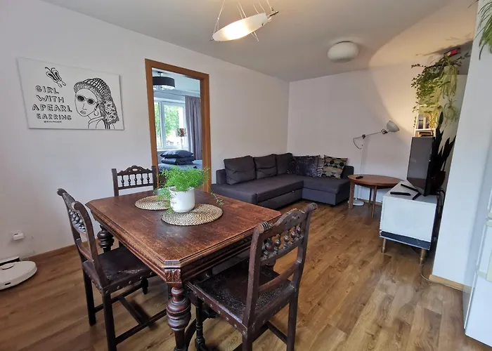 Ant Bangos Apartment *